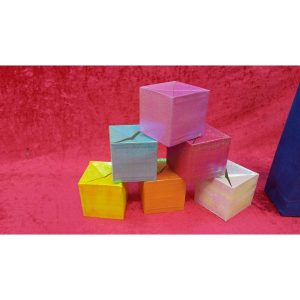 שש קוביות מופיעות משקית