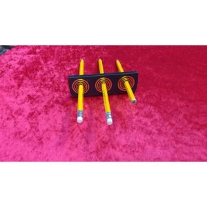 שלושה עפרונות דרך שלושה מטבעות 756